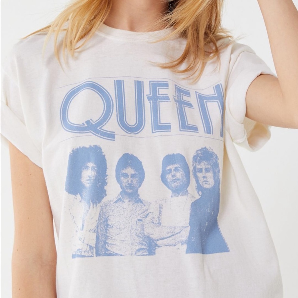 UO QUEEN BAND TEE